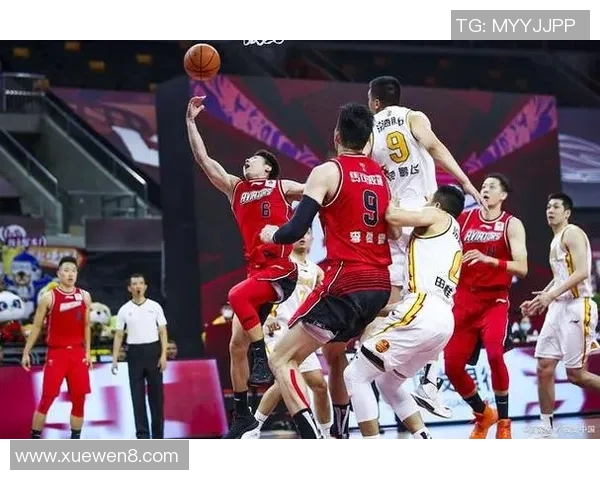 广州足球队以66分领跑杯赛积分榜展现强劲实力和夺冠希望